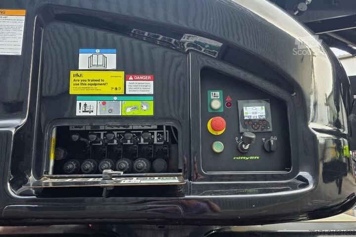 Chargeuse Niftylift HR28 HR28 HYBRID 4x4 MK2 Hybrid, 4x4 Drive, 28m Wo