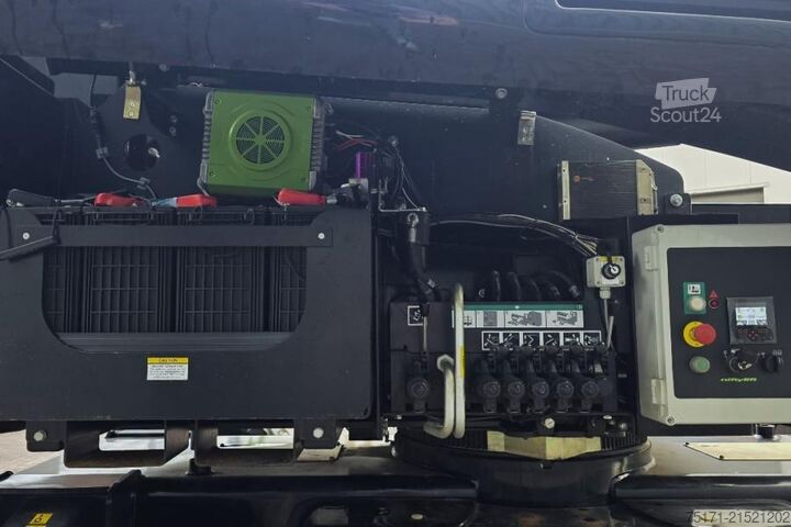 Chargeuse Niftylift HR28 HR28 HYBRID 4x4 MK2 Hybrid, 4x4 Drive, 28m Wo