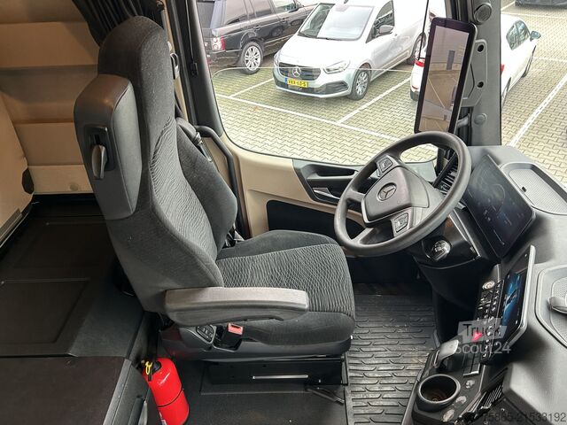 Standard tractor Mercedes-Benz Actros 1845 Streamspace / 518 dkm / Tacho V2 / ...