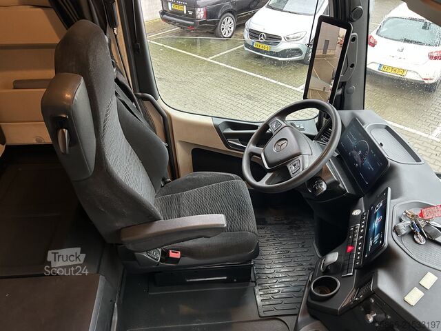 Standard tractor Mercedes-Benz Actros 1845 Streamspace / 653 dkm / Tacho V2 / ...