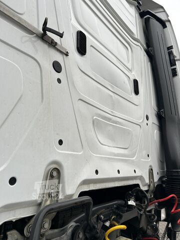 Standard tractor Mercedes-Benz Actros 1845 Streamspace / 653 dkm / Tacho V2 / ...