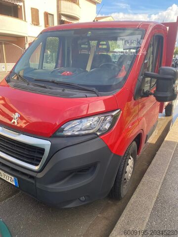 شاحنة مغلقة Peugeot Boxer