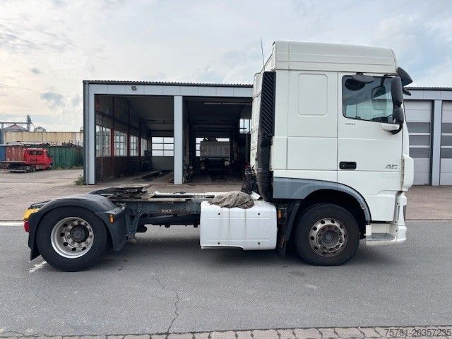 Стандартный седельный тягач DAF XF 440 Space cab
