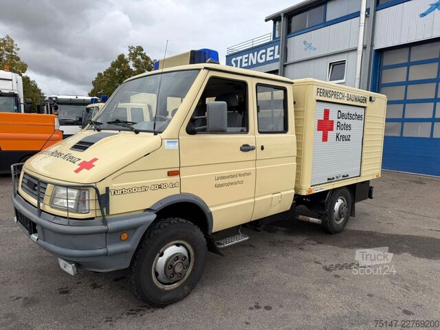 Furgoneta caja IVECO Daily 40-10 4x4 Turbo Allrad Doka 7 Sitzer AHK