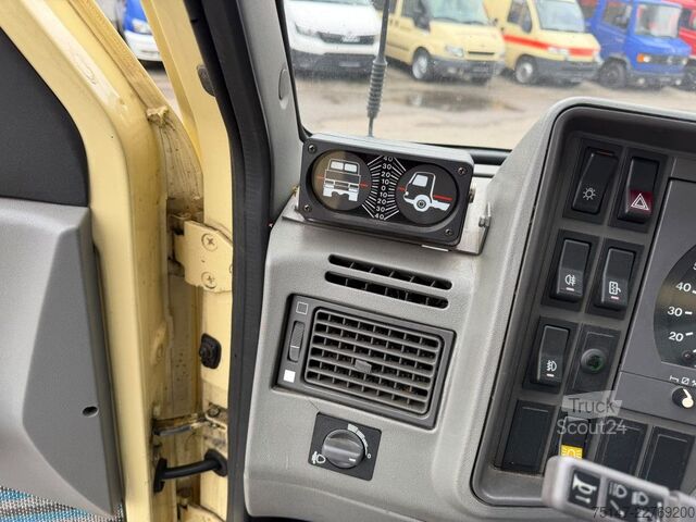 Furgoneta caja IVECO Daily 40-10 4x4 Turbo Allrad Doka 7 Sitzer AHK