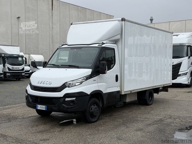 Transporter mit Koffer Iveco daily 35-140