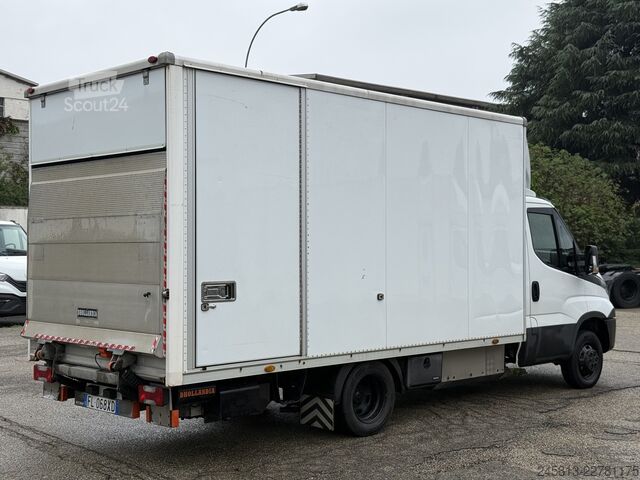 Transporter mit Koffer Iveco daily 35-140
