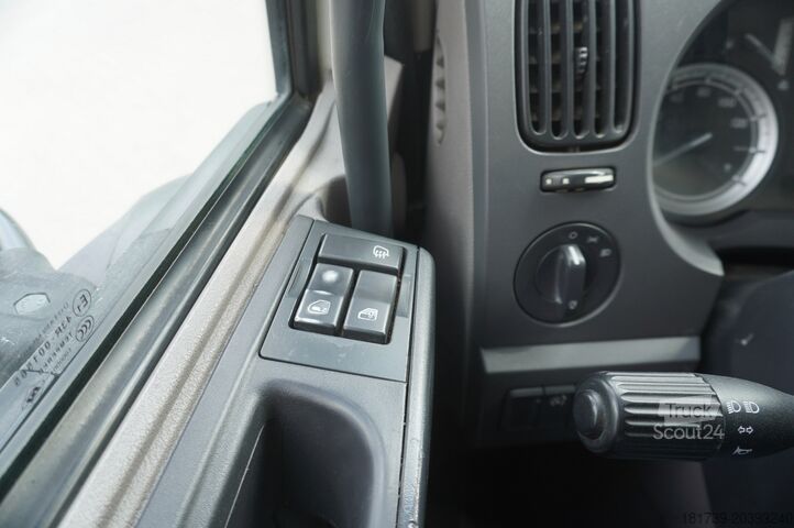 Réfrigération DAF LF 220 / Refrigerator 16 EPAL Multitemp