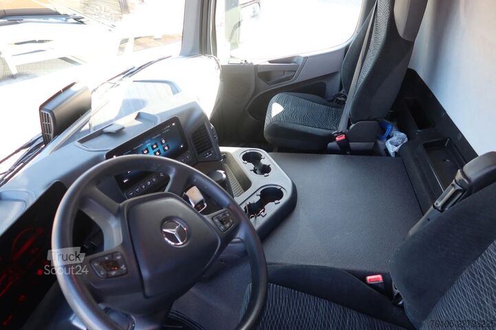 Resväska Mercedes-Benz Actros 2532 L Bak + klep 2000 KG LIKE NEW!! TUF...