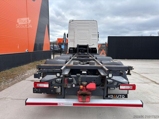 Container transport Volvo FH 500 8x4*4 CHASSIS L=7200 mm