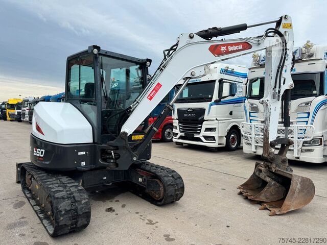 Minikotró BOBCAT E60 * KLIMA * 1.700 H * 2 X LÖFFEL * 1. HAND *