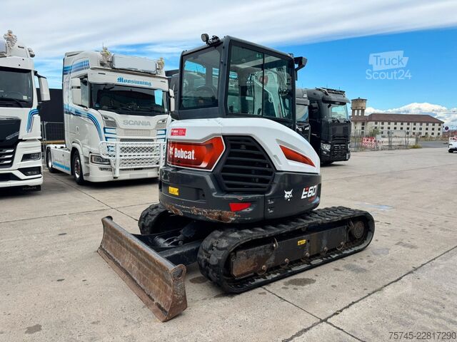 Minikotró BOBCAT E60 * KLIMA * 1.700 H * 2 X LÖFFEL * 1. HAND *