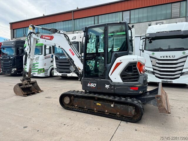 Minikotró BOBCAT E60 * KLIMA * 1.700 H * 2 X LÖFFEL * 1. HAND *