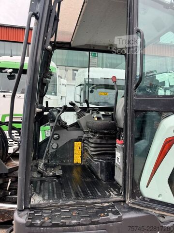 Minikotró BOBCAT E60 * KLIMA * 1.700 H * 2 X LÖFFEL * 1. HAND *