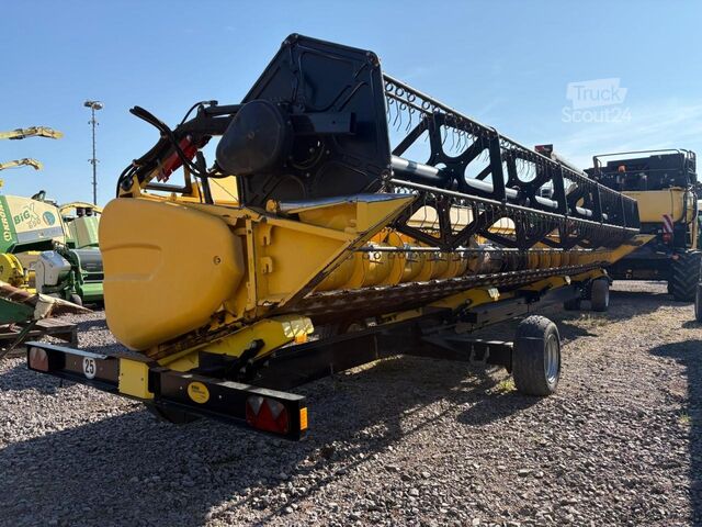 Комбайн New Holland CR 9070