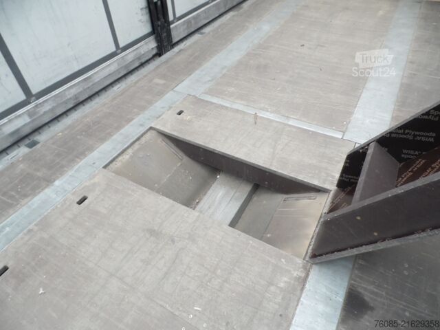 Open semitrailer with tarp Schmitz Cargobull 