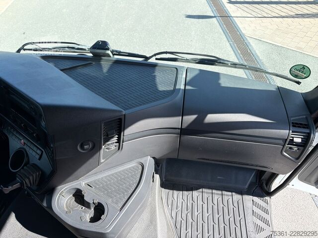 Τρίπλευρο ανατρεπόμενο φορτηγό MERCEDES-BENZ Arocs 4143 8X4/ 3S Kipper Meiller 41t RETARDER