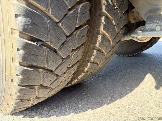 Τρίπλευρο ανατρεπόμενο φορτηγό MERCEDES-BENZ Arocs 4143 8X4/ 3S Kipper Meiller 41t RETARDER