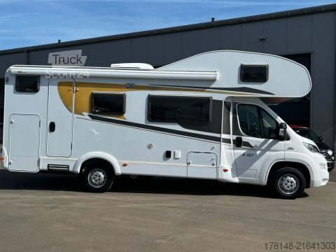 Capucine Carado A 461