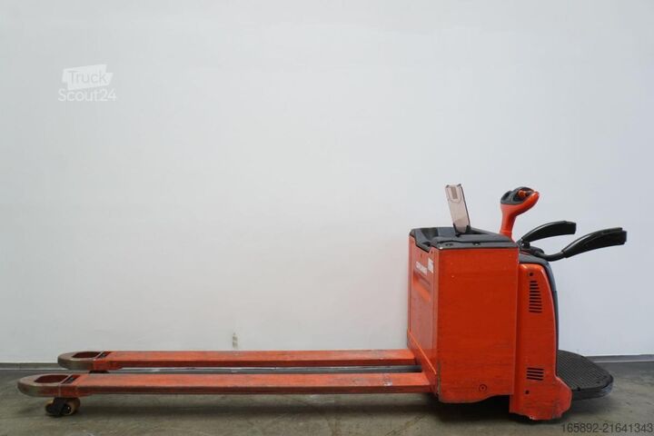 Transpalette électrique à conducteur porté debout Linde T 20 AP 131