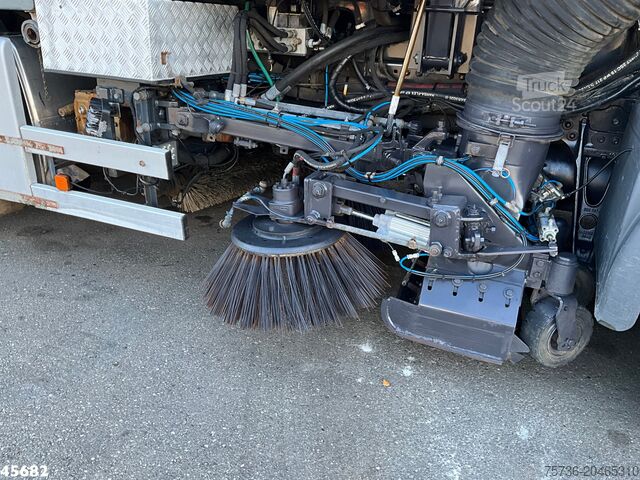 Подметальная машина Man TGS 18.320 Manual Gearbox Brock Wegdekreinger l...