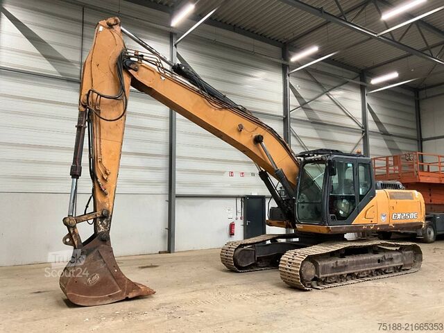 Lánctalpas kotrógép CASE CX 250 C