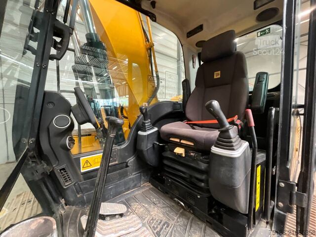 Excavadora sobre orugas JCB JS 145 LC