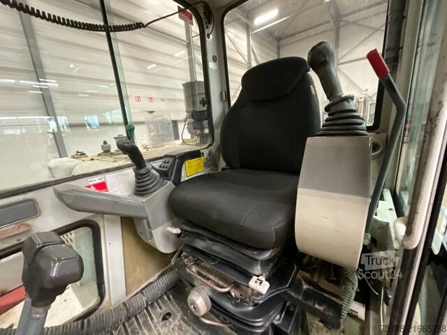 Excavadora Midi Takeuchi TB 175