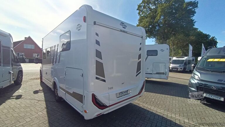 Puoliksi integroitu matkailuauto CARADO T 459
