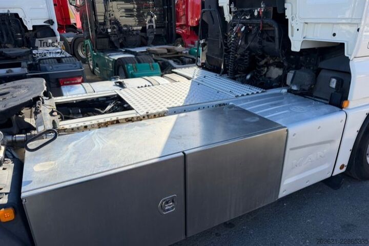 Standard trekkvogn MAN TGX 18.460 Kompressor