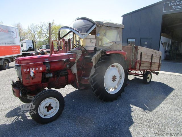 Tractor RENAULT SUPER 6 -R7050- 4xNeu Bereift+mit Anhänger*