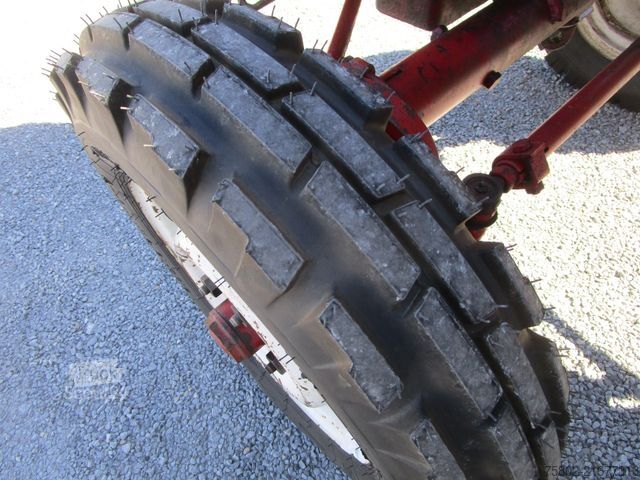 Tractor RENAULT SUPER 6 -R7050- 4xNeu Bereift+mit Anhänger*