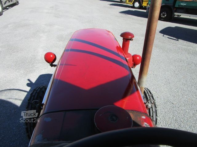 Tractor RENAULT SUPER 6 -R7050- 4xNeu Bereift+mit Anhänger*