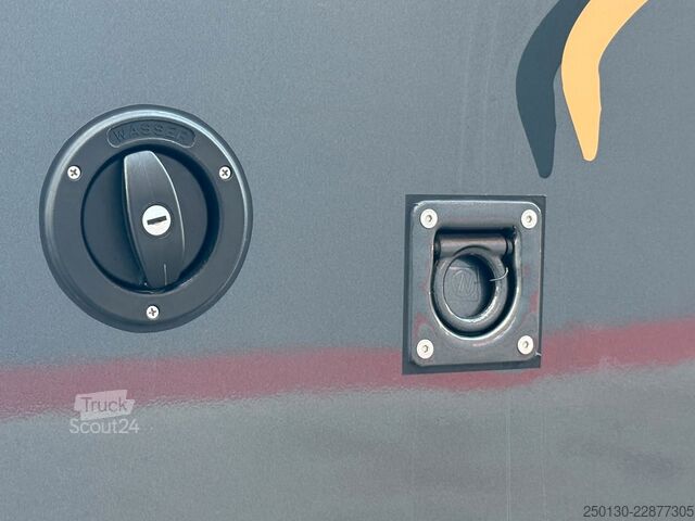 Превозвач на добитък MERCEDES-BENZ SODIAK HORSE 2 Pferde Luxus Sprinter