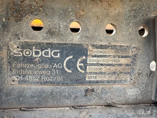 Камион с кука за контейнери MAN TGS 37.500 8x4BB Abroller *Unfall* Retarder/Navi