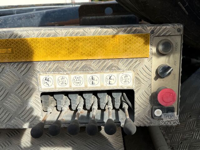 Камион с кука за контейнери MAN TGS 37.500 8x4BB Abroller *Unfall* Retarder/Navi