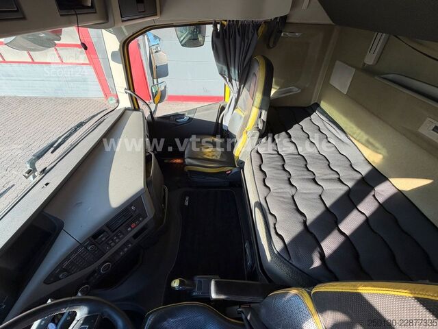 Camião pesado VOLVO FH 750 8x4 BL  Tridem Retarder/LED/VLA