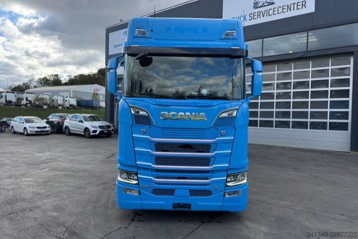 Вантажівка з платформою і тентом SCANIA S520 V8 6x2 LBW