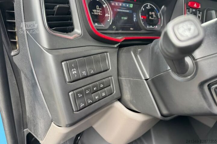 Вантажівка з платформою і тентом SCANIA S520 V8 6x2 LBW
