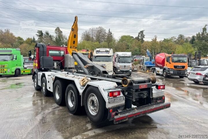 Контейнеровоз з гачком (рол-офф) VOLVO FMX-540 10x4 Moser