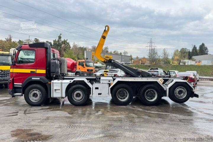 Контейнеровоз з гачком (рол-офф) VOLVO FMX-540 10x4 Moser