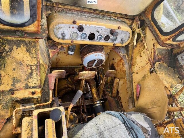 Nivelēšanas mašīna CAT 955