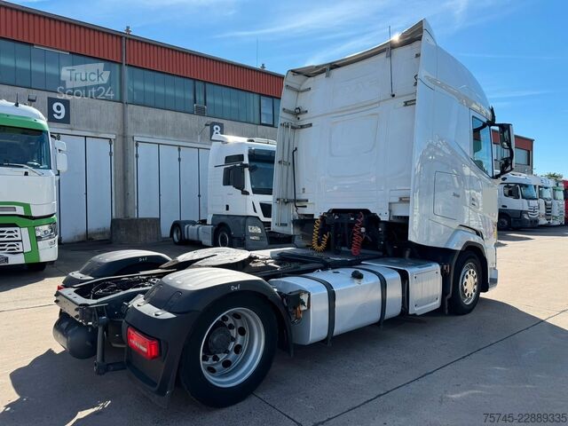 Ελκυστήρας μεγάλου όγκου DAF XG 530 * RETARDER * STANDKLIMA * VER. SATTEL *