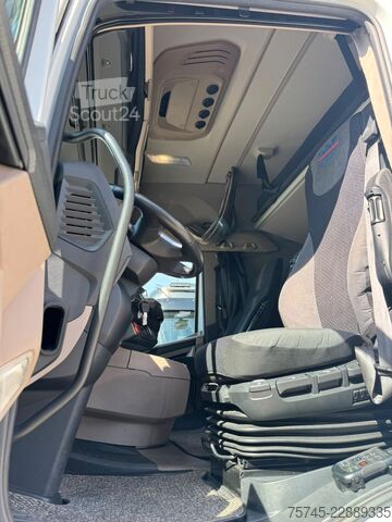 Ελκυστήρας μεγάλου όγκου DAF XG 530 * RETARDER * STANDKLIMA * VER. SATTEL *
