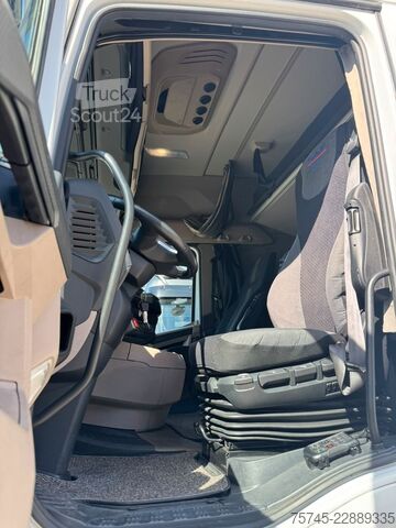 Ελκυστήρας μεγάλου όγκου DAF XG 530 * RETARDER * STANDKLIMA * VER. SATTEL *