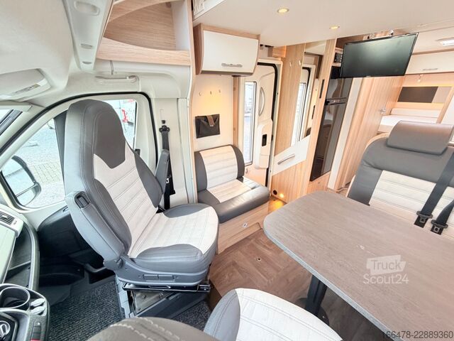 Caravana semiintegrada SUNLIGHT T 69 L *Queensbett-Hubbett*