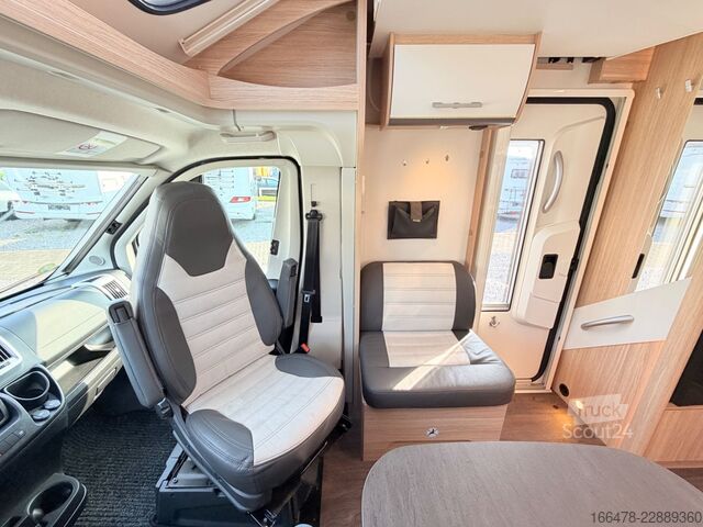 Caravana semiintegrada SUNLIGHT T 69 L *Queensbett-Hubbett*
