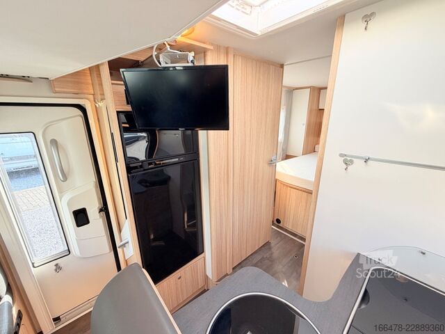 Caravana semiintegrada SUNLIGHT T 69 L *Queensbett-Hubbett*