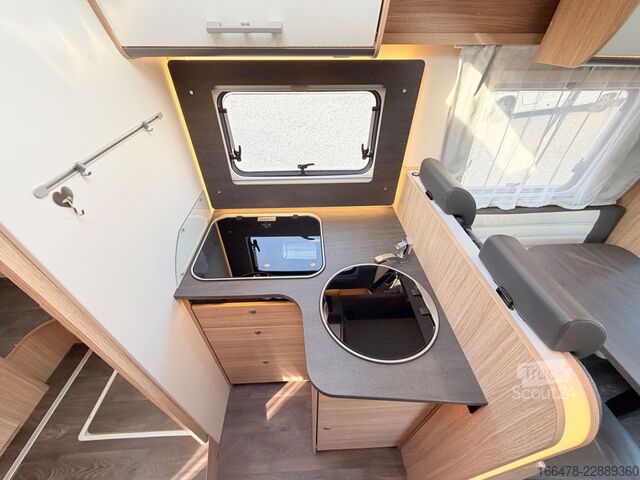 Caravana semiintegrada SUNLIGHT T 69 L *Queensbett-Hubbett*
