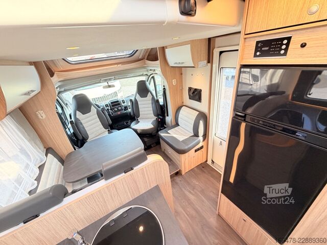 Caravana semiintegrada SUNLIGHT T 69 L *Queensbett-Hubbett*
